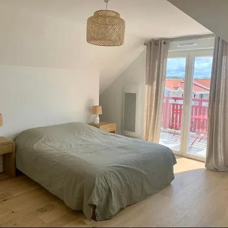 A 200m De La Apartment