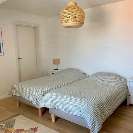 A 200m De La Apartment *